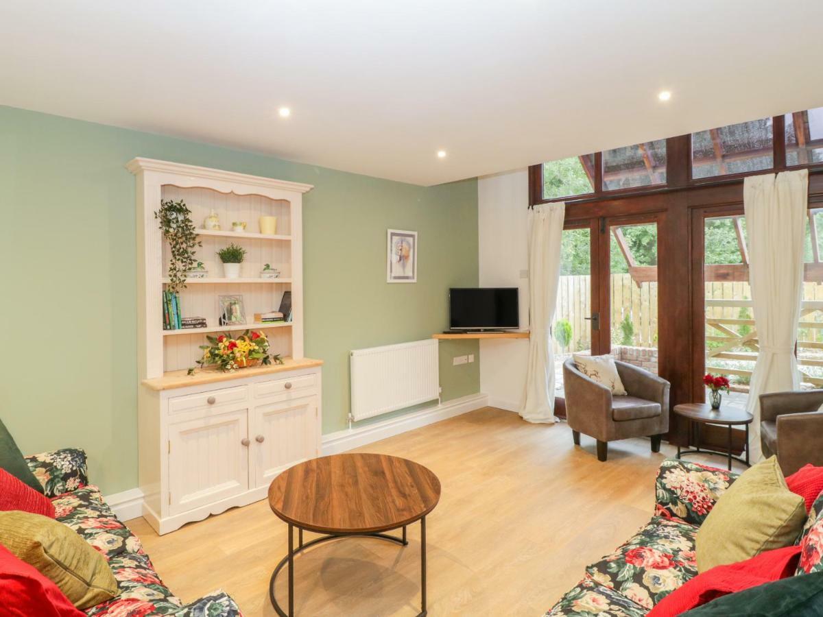 The Forge Villa Winscombe Exterior photo